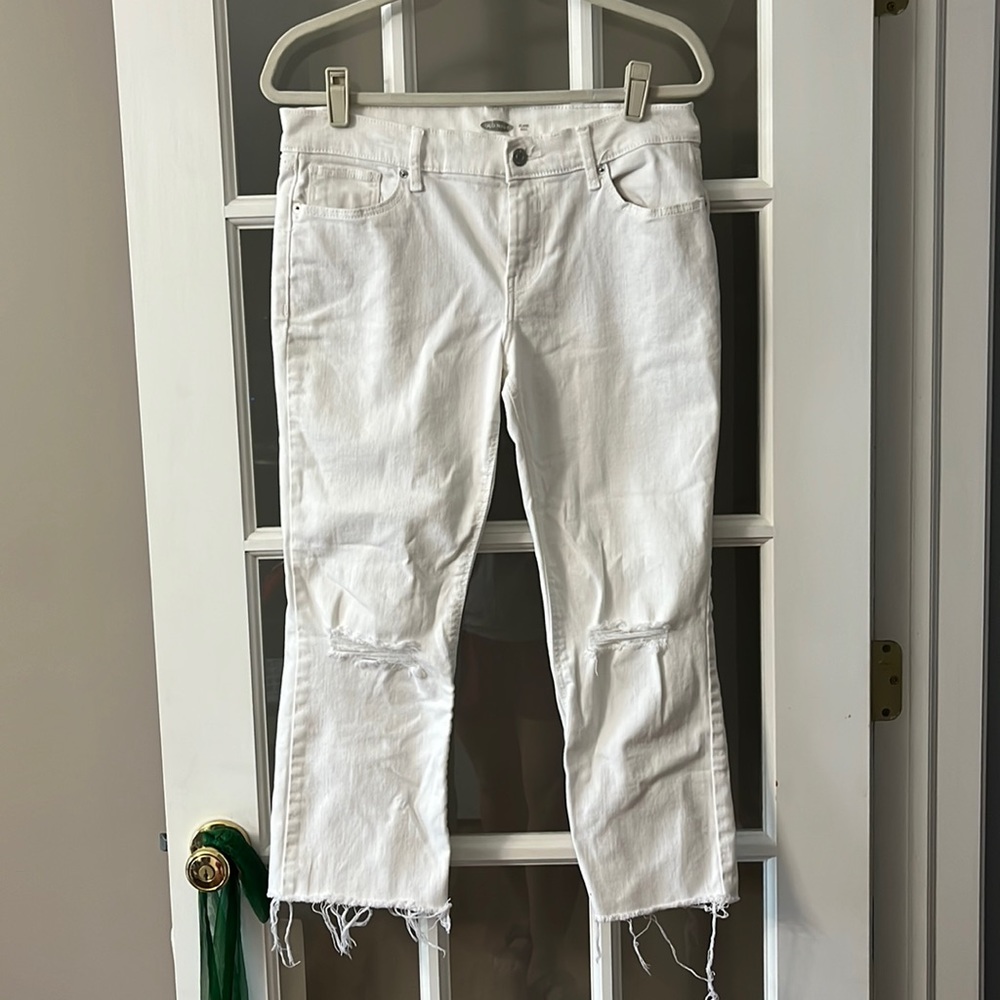 Old Navy white cut off jeans 8 short